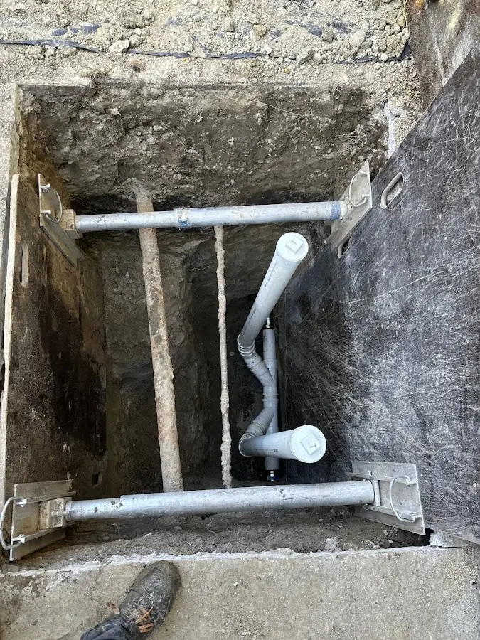 Experienced plumber completing Drain Cleaning work in Jefferson